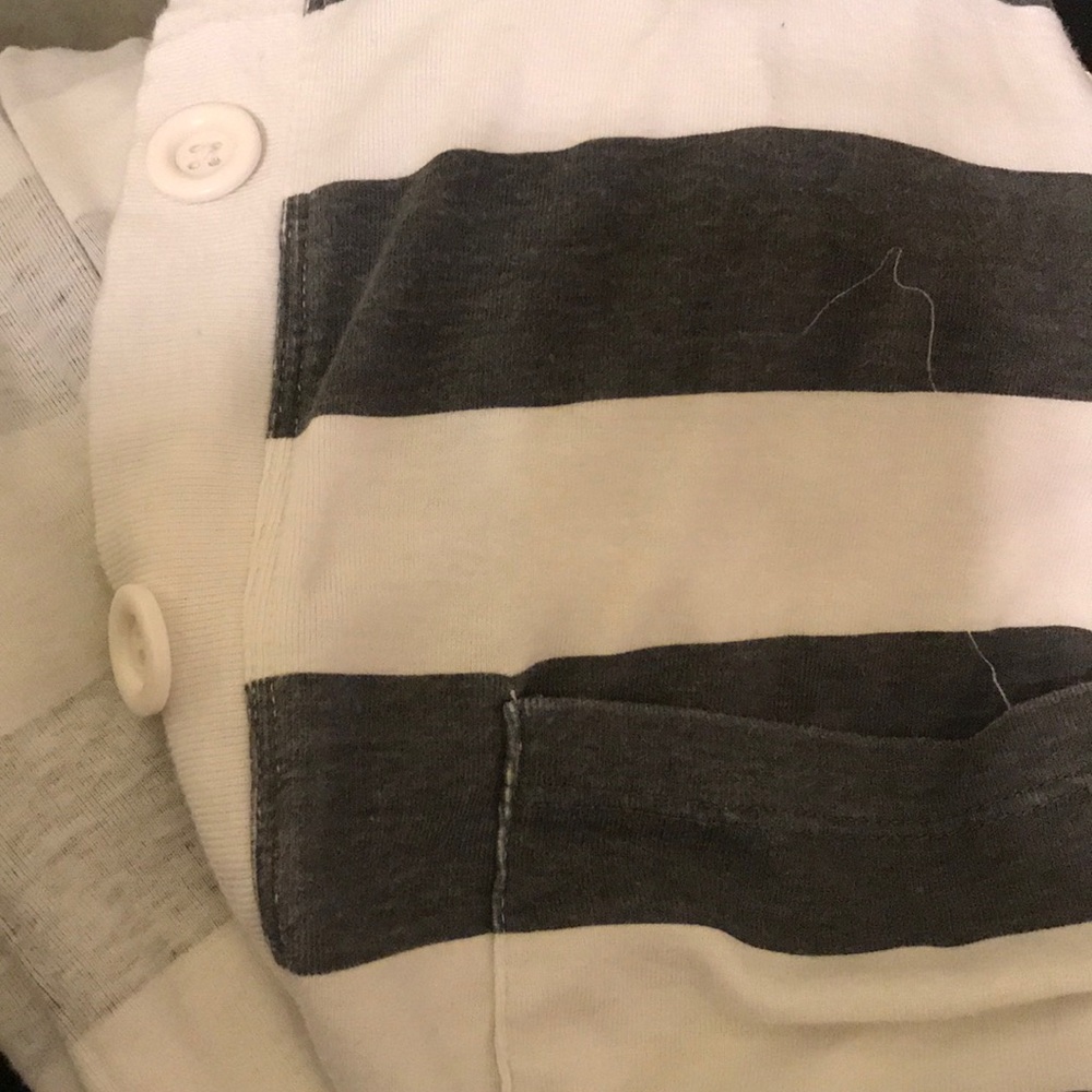 Light weight grey & white button down w/pockets - Picture 5 of 6
